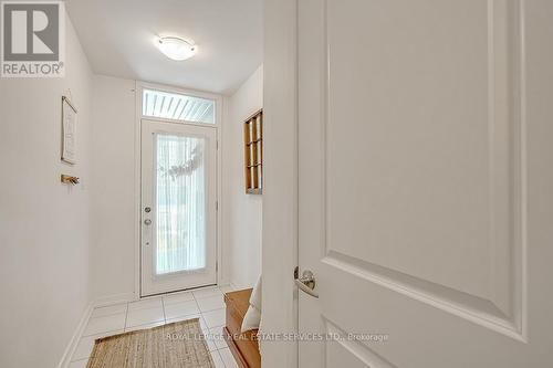 218 Huguenot Road, Oakville, ON - Indoor Photo Showing Other Room