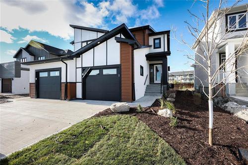 27 BARNES Avenue  Winnipeg, MB R2V 5G3