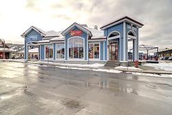 105F Av. Guindon  Saint-Sauveur, QC J0R 1R6