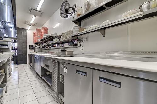 Commerce - 105F Av. Guindon, Saint-Sauveur, QC 