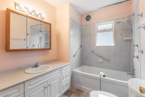 3964 11Th Ave, Port Alberni, BC 