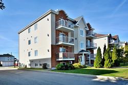 302-2932 Rue Montcalm  Vaudreuil-Dorion, QC J7V 7W8