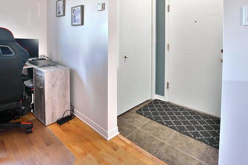 Exterior entrance - 302-2932 Rue Montcalm, Vaudreuil-Dorion, QC - Indoor Photo Showing Other Room