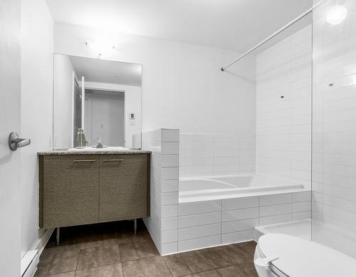 Bathroom - 409-10150 Place De L'Acadie, Montréal (Ahuntsic-Cartierville), QC - Indoor Photo Showing Bathroom