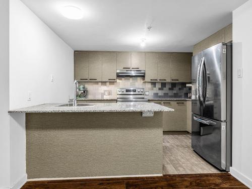 Kitchen - 409-10150 Place De L'Acadie, Montréal (Ahuntsic-Cartierville), QC - Indoor Photo Showing Kitchen