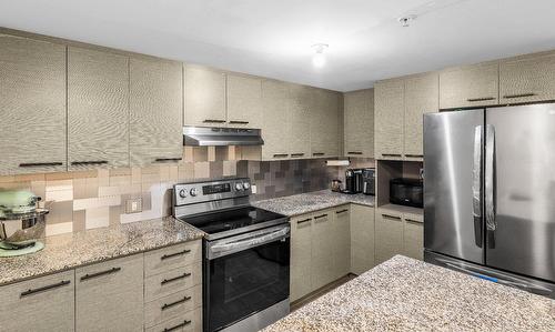 Kitchen - 409-10150 Place De L'Acadie, Montréal (Ahuntsic-Cartierville), QC - Indoor Photo Showing Kitchen