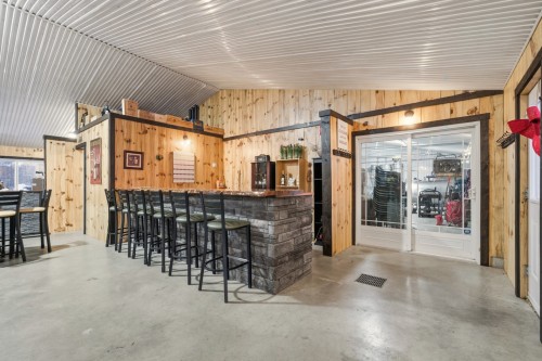 Bar - 7100Z 7E Rang, Drummondville, QC 