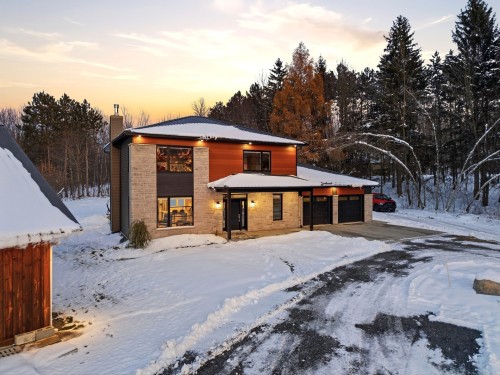 Façade - 7100Z 7E Rang, Drummondville, QC 