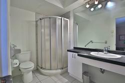 Salle de bains attenante à la CCP - 