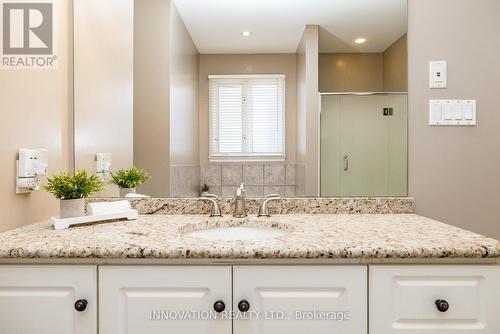 25 Kyle Avenue, Ottawa, ON - Indoor Photo Showing Bathroom