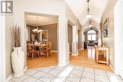 View from Grand Entrance with vaulted ceilings - 25 Kyle Avenue, Ottawa, ON - Indoor