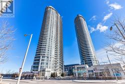 2826 - 135 VILLAGE GREEN SQUARE  Toronto, ON M1S 0G4