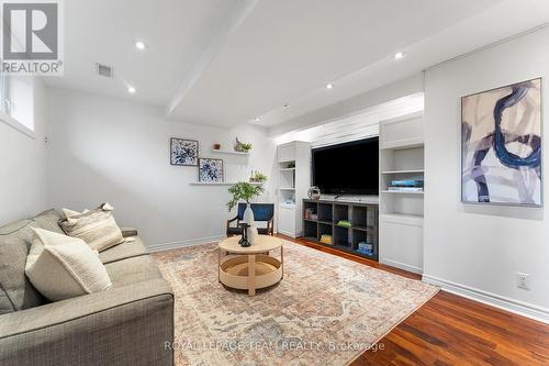 62 Crystal Beach Drive, Ottawa, ON - Indoor Photo Showing Living Room
