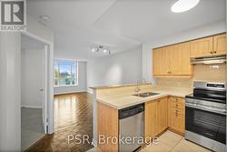 411 - 515 ROSEWELL AVENUE  Toronto, ON M4R 2J3