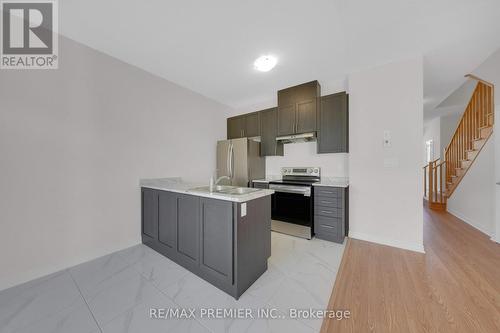 16 Prudhoe Terrace, Barrie, ON - Indoor Photo Showing Kitchen