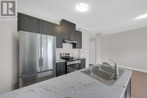 16 Prudhoe Terrace, Barrie, ON - Indoor Photo Showing Kitchen With Stainless Steel Kitchen With Double Sink