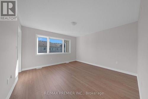 16 Prudhoe Terrace, Barrie, ON - Indoor Photo Showing Other Room