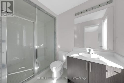 16 Prudhoe Terrace, Barrie, ON - Indoor Photo Showing Bathroom