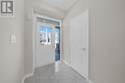16 Prudhoe Terrace, Barrie, ON - Indoor Photo Showing Other Room
