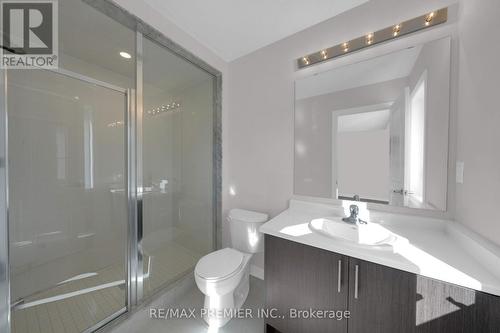 16 Prudhoe Terrace, Barrie, ON - Indoor Photo Showing Bathroom