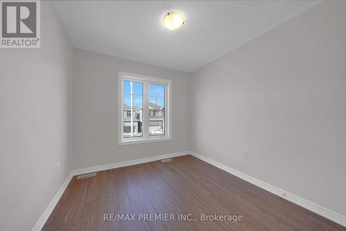 16 Prudhoe Terrace, Barrie, ON - Indoor Photo Showing Other Room