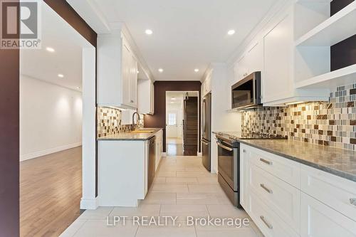 213 Idlewild Private, Ottawa, ON - Indoor Photo Showing Kitchen With Upgraded Kitchen