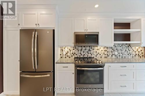 213 Idlewild Private, Ottawa, ON - Indoor Photo Showing Kitchen