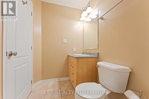 213 Idlewild Private, Ottawa, ON - Indoor Photo Showing Bathroom