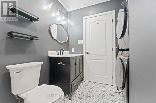 213 Idlewild Private, Ottawa, ON - Indoor Photo Showing Bathroom