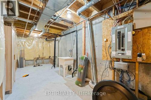 213 Idlewild Private, Ottawa, ON - Indoor Photo Showing Basement