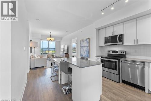 550 North Service Road Unit# 218, Grimsby, ON - Indoor Photo Showing Kitchen With Upgraded Kitchen