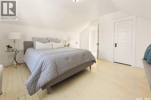 700 5Th Avenue N, Saskatoon, SK - Indoor Photo Showing Bedroom