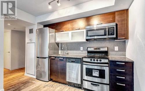 712E - 36 Lisgar Street, Toronto, ON - Indoor Photo Showing Kitchen With Stainless Steel Kitchen