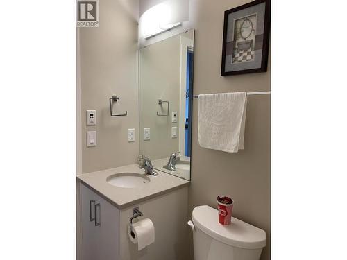 3090 Burtch Road Unit# 308, Kelowna, BC - Indoor Photo Showing Bathroom