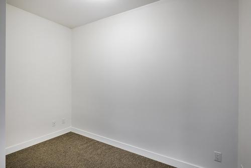 214-975 Academy Way, Kelowna, BC - Indoor Photo Showing Other Room