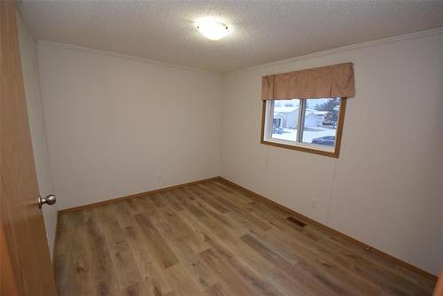 56 Sandale Dr, Winnipeg, MB 