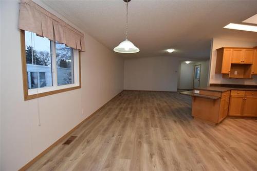 56 Sandale Dr, Winnipeg, MB 