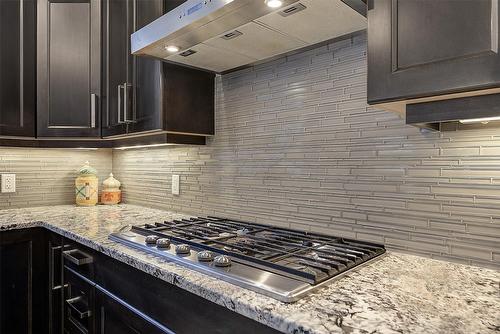 152 Lost Creek Court, Kelowna, BC - Indoor Photo Showing Kitchen With Upgraded Kitchen