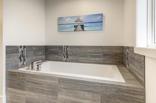 152 Lost Creek Court, Kelowna, BC - Indoor Photo Showing Bathroom