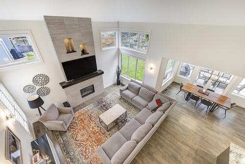 152 Lost Creek Court, Kelowna, BC - Indoor Photo Showing Living Room