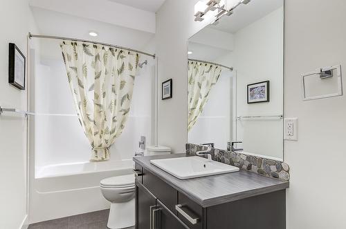 152 Lost Creek Court, Kelowna, BC - Indoor Photo Showing Bathroom