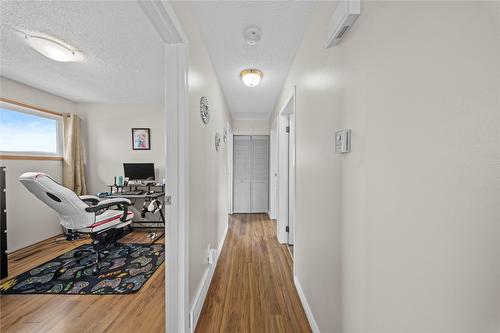 175 Ponderosa Avenue, Logan Lake, BC - Indoor Photo Showing Other Room