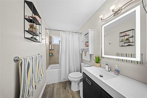 175 Ponderosa Avenue, Logan Lake, BC - Indoor Photo Showing Bathroom