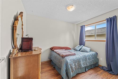 175 Ponderosa Avenue, Logan Lake, BC - Indoor Photo Showing Bedroom