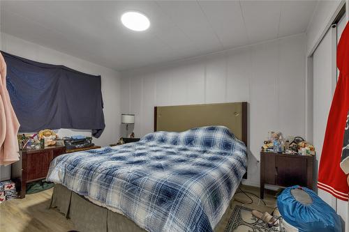 3600 37 Avenue, Vernon, BC - Indoor Photo Showing Bedroom