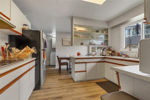 3600 37 Avenue, Vernon, BC - Indoor Photo Showing Kitchen