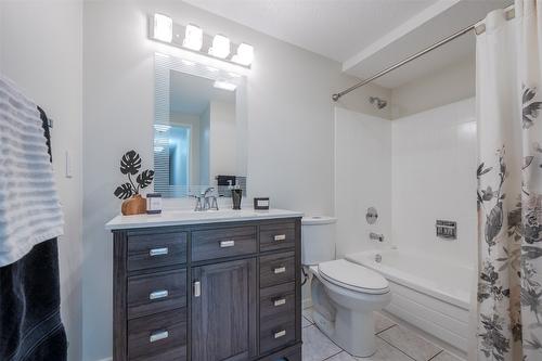 103-1820 Atkinson Street, Penticton, BC - Indoor Photo Showing Bathroom
