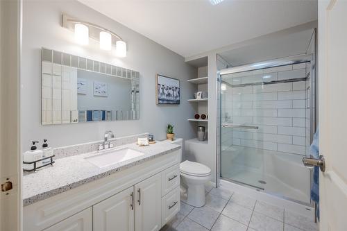 103-1820 Atkinson Street, Penticton, BC - Indoor Photo Showing Bathroom
