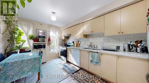 96 Conn Smythe Drive, Toronto, ON - Indoor Photo Showing Kitchen