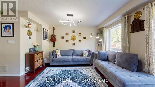 96 Conn Smythe Drive, Toronto, ON - Indoor Photo Showing Living Room
